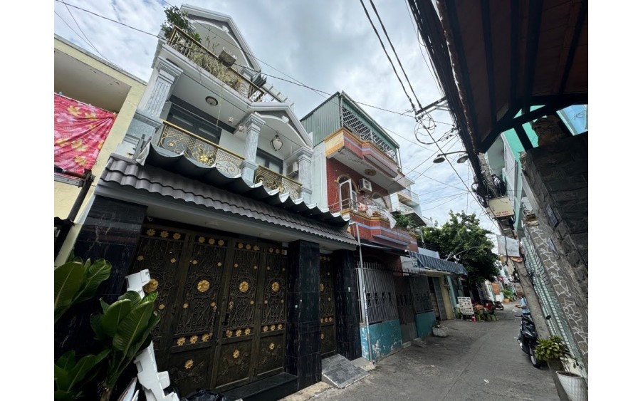 Bán Nhà Bà Hom, Gấn Chợ Phú Lâm Q6. Dt 37m2(5.7x8m). 3 tầng(3 PN). Hẻm 4M. Chỉ 4.59 tỷ.